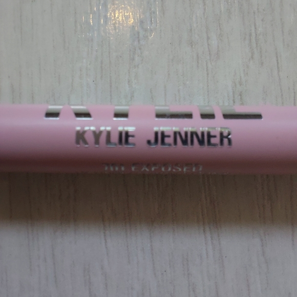 Kylie Jenner Cosmetics Lip Liner 701 "Exposed" - Picture 1 of 9